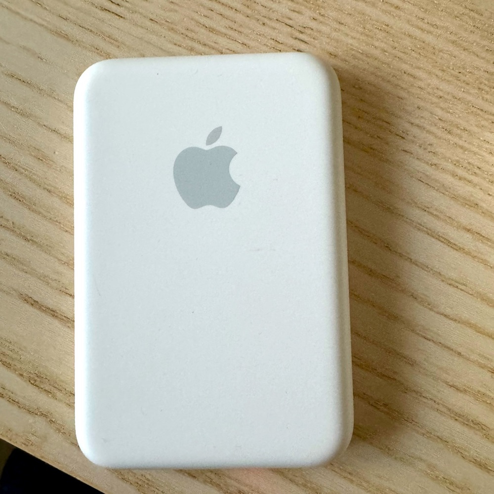 Apple MagSafe Battery Pack